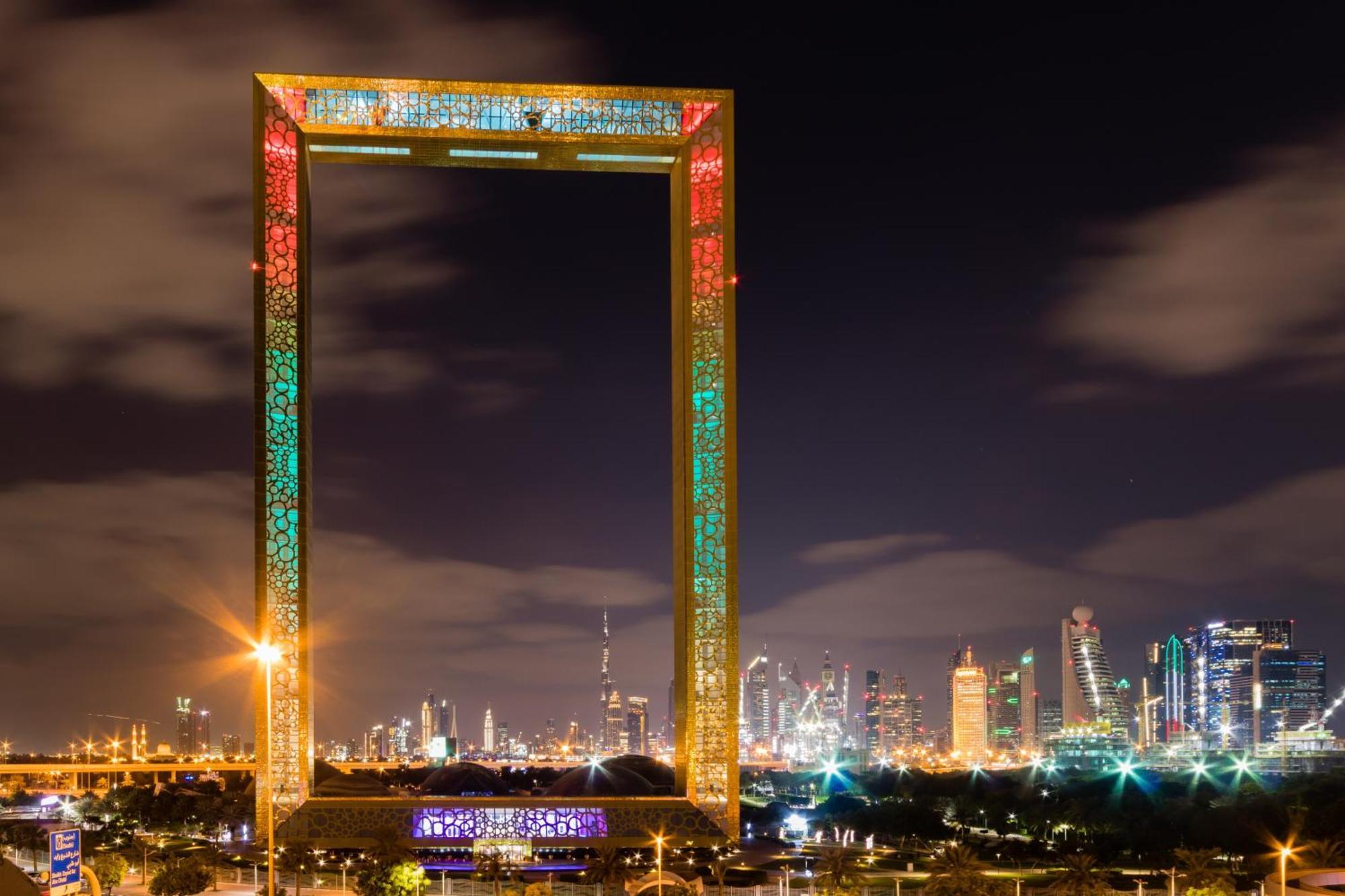 Burj Crown - Urban Chic Opera Boulevard View, Walk To Mall Апартаменти *