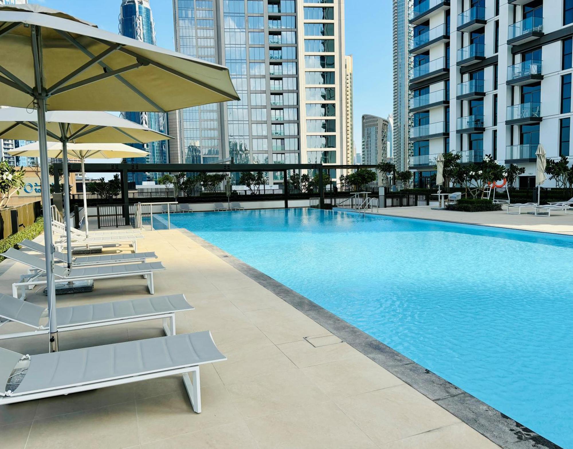Burj Crown - Urban Chic Opera Boulevard View, Walk To Mall Апартаменти *
