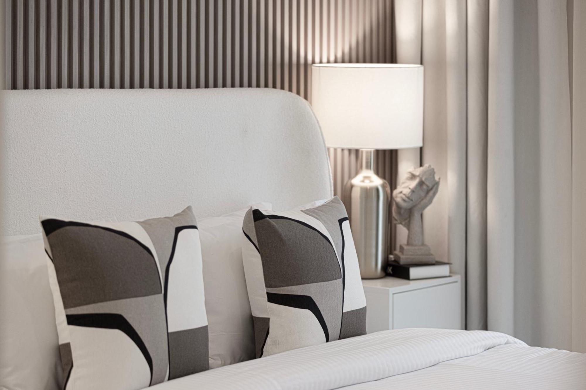 Апартаменти Burj Crown - Urban Chic Opera Boulevard View, Walk To Mall
